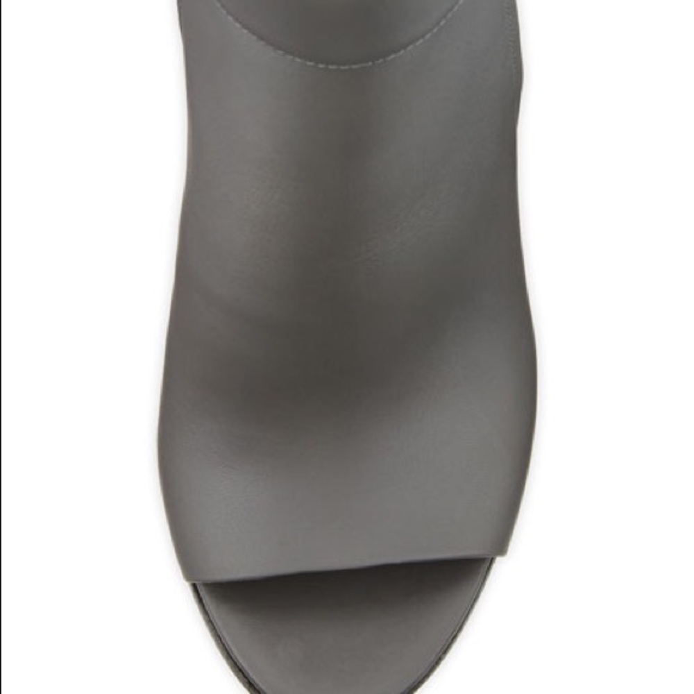 V I N C E / BRIGHAM peep toe booties in graphite ankle boots Like new - Picture 2 of 8